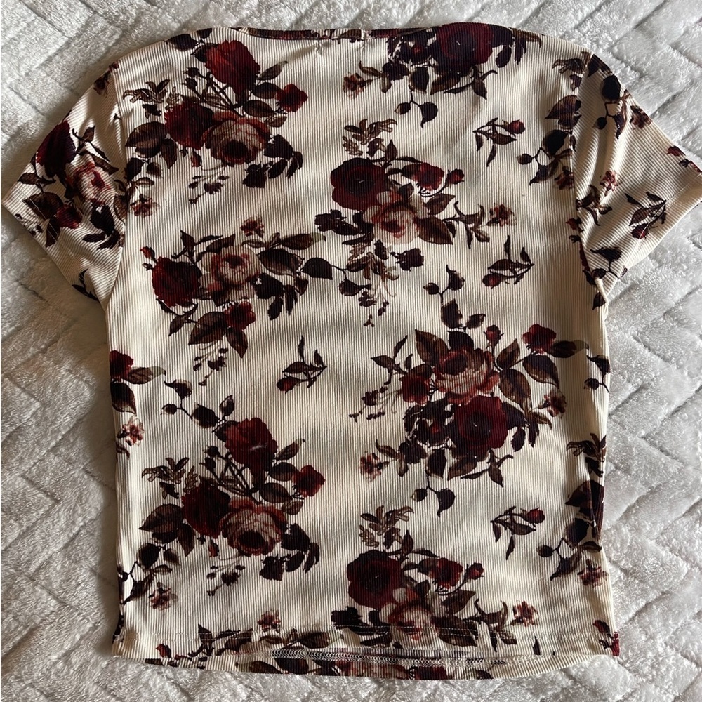 Floral Top - Picture 3 of 4